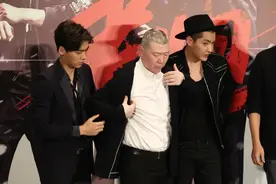 曾豪掷3.77亿购画的“娱乐一哥”王中军，如今也被限制高消费？图片