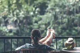 分手后，要多久才能忘记曾经深爱过的人，其实，男人的深情你不懂图片