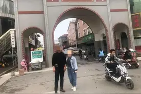 上海夫妻高调寻子，找到又不相认？记者采访养父，背后有什么隐情图片
