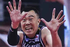 33岁韩德君瘦了20斤，1米74妻子是模特，和郭士强关系被深挖图片