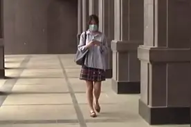 青岛某酒店，22岁女子深夜遭男性朋友骚扰！更可怕的是，房门居然被打开了…图片