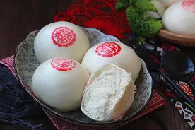蒸馒头，直接放酵母大错特错，告诉你正确做法，馒头又香又软图片