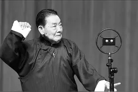 网友五一途径单田芳墓，六字墓志铭引网友泪奔，老先生精神永存图片