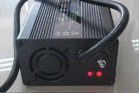 电动车充电，充满不拔和没充满就拔充电器，哪个更伤车？一看便知图片