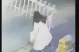 哈哈哈，暴躁妹子太厉害了，大家看手机的时候注意路哦图片