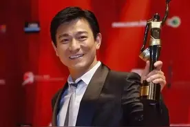 刘德华事业巅峰之年：称霸2004，歌坛影坛双高峰图片