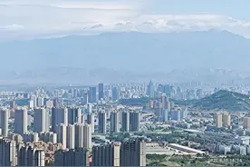 乌鲁木齐骑马山风景图片