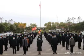 【高新党建】罗西街道：10公里徒步拉练炼作风 200余人重温誓词践使命图片