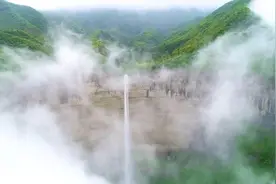 飞流直下三千尺 重庆南川龙岩瀑布现壮美画面图片
