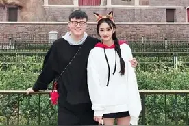原以为UZI女朋友够漂亮了，但看到厂长女朋友后，果然人外有人图片