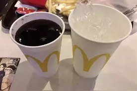 同样是冻冰块，为啥自己冻得是白色，麦当劳是透明的，不懂了解下图片