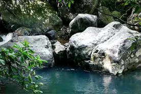 银屏山是巢湖境内第一高峰，海拔约508米图片