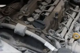 怪兽修车：翻新“老旧状态”的11年起亚索兰托，15万公里重回巅峰图片