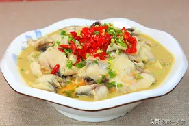 酸菜鱼最简单好吃的做法，鱼片鲜嫩爽滑，在家也能做出饭店的味道图片