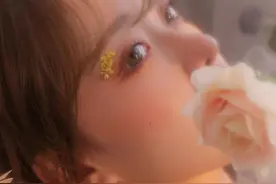 当一个女孩给你发送表情符号时，这意味着什么？图片