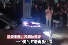 广西一男子开豪车在学校向女学生表白，现场很浪漫，引来学生围观图片