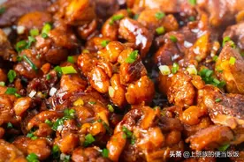鸡肉不加一滴水，滑嫩入味，一焖就成图片