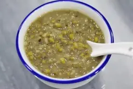 绿豆硬不好煮？原来是方法不对，学会这2招，绿头软烂开花图片
