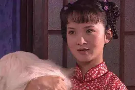 还记得《大宅门》抱狗丫头“香秀”吗？她48岁长这样图片
