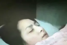 搞笑动图：打开美颜滤镜看恐怖片 格外萌啊！图片