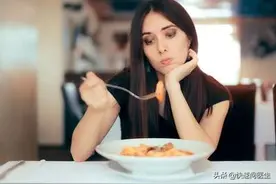 不爱活动也是抑郁症？提醒：出现这三个症状是抑郁症的表现！图片