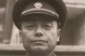 少将负伤住院，看护士越看越眼熟，问后才得知她竟是自己的妻子图片