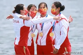 女子四人双桨中国夺金！创造世界最好成绩，解说刘星宇哭了图片