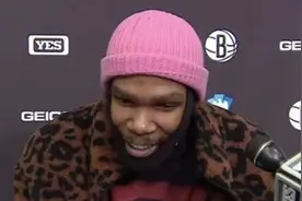 瞎穿衣乱穿鞋，NBA球星品味我不懂！杜兰特穿豹纹貂皮+粉色帽图片