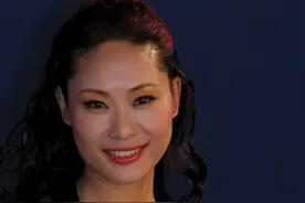 于文华23岁女儿罕见现身，身材高挑大长腿吸睛，曾登上央视晚会图片