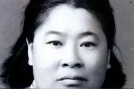 红军女战士何子友，与许世友比武丝毫不输，一生报国活到103岁图片
