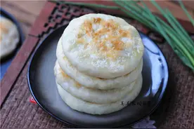 烙饼时，直接烙大错特错，多加这一步，饼柔软又起层，30秒出锅图片