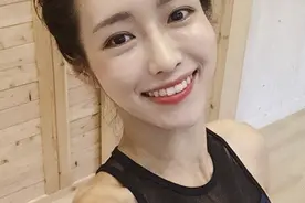 小说：两位美丽有气质的女人图片