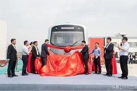 河南郑州：地铁3号线一期51里21站年底通车，二期工程2022年竣工图片