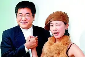 贾静雯浪漫又疯狂的情史：曾当小三害原配早产，给黄磊发暧昧短信图片