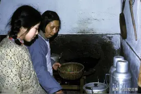 老照片：1972年上海普通工人的家庭生活图片