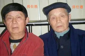 成龙同父异母的大哥：10岁被父亲抛弃，73岁才见到成龙第一面图片