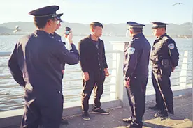 云南一男子抓虐海鸥为涨粉警方罚款3000元视频封面