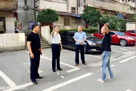 玉山一学生在上学途中被狗追咬受伤，民警组织全城搜捕图片