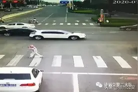 街头，监控拍下这一幕…图片