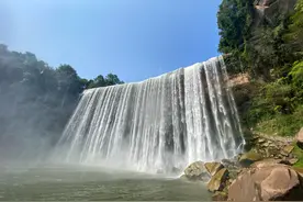 亚洲第一大瀑布不在贵州和广西，而在重庆，游客却说它是自封的？图片