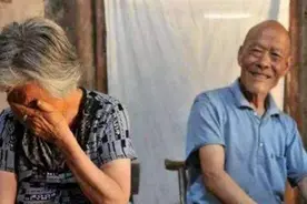 陕西一老妇去世，人们前来吊唁，竟发现遗照上的她身穿日本和服图片
