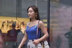 街拍：怎么会有如此性感的辣妈图片