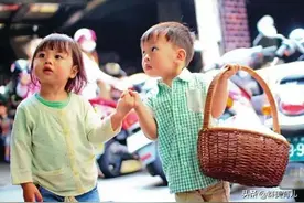 “咱家穷，别买没用的”，别让一句话，成为孩子永远的伤图片