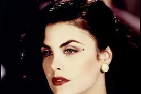 旧时浓丽：雪琳·芬 Sherilyn Fenn图片