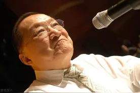 人生就是大闹一场，然后悄然离去图片