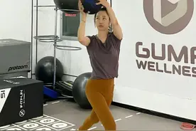 白百何晒体重122斤，但穿健美裤腿很细，就是腹部赘肉泛滥臀大图片
