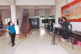 舞起来！沈阳广场舞教练在线直播！千人宅家一起嗨图片