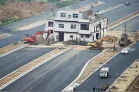 拆迁律师解读：房屋拆迁补偿不合理时，可以一直当钉子户吗？图片
