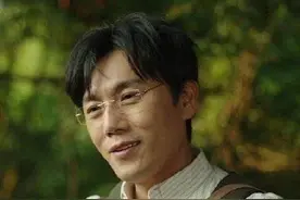 为何模范丈夫张东升，要把岳父母推下山？隐情藏在男方上课细节中图片