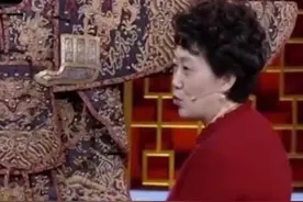农妇带龙袍参加鉴宝，称乾隆曾穿过，专家鉴定后忙问：您祖上何人图片